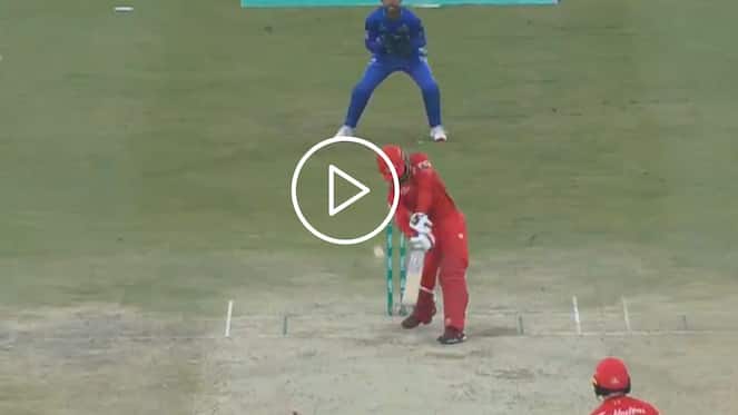 [Watch] Shadab Khan Fails To Recreate Dhoni's Helicopter Shot As Abbas Afridi Strikes